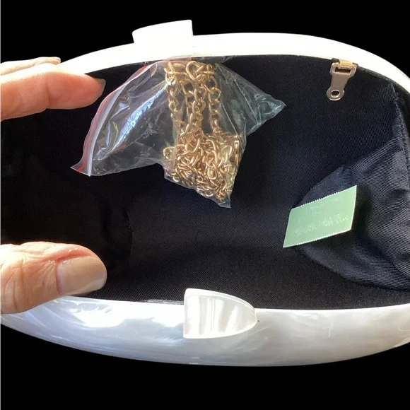 The Casablanca White Pearlized Bag - Picture 3 of 4